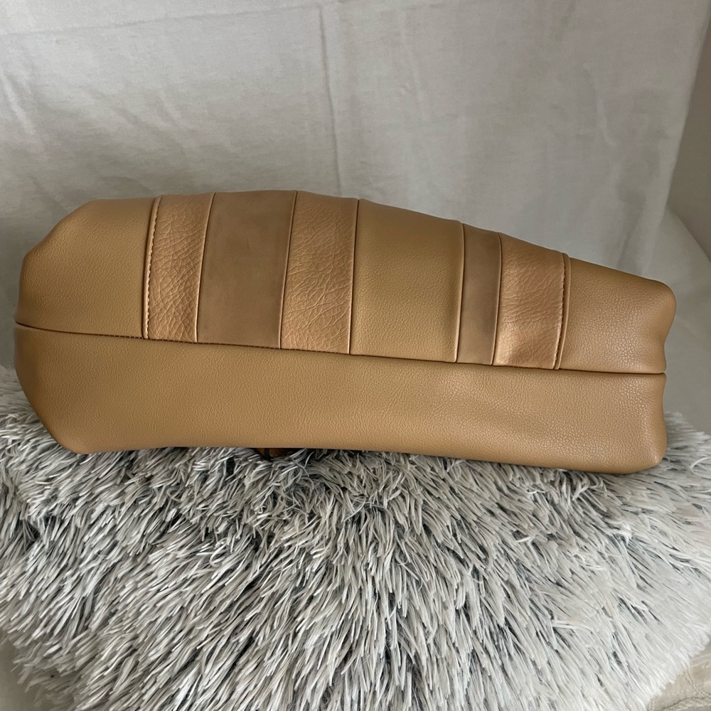 Enzo Angiolini tan bag. Vegan leather. Shoulder/ carry strap with gold accents. - Picture 7 of 7
